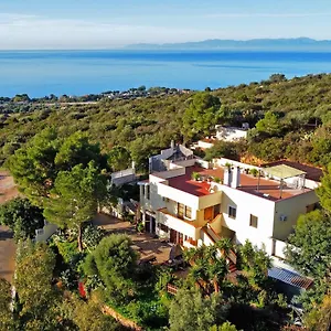 Bed & Breakfast Bella Salmagi - Surya Sardinia Holidays & Yoga, Capitana