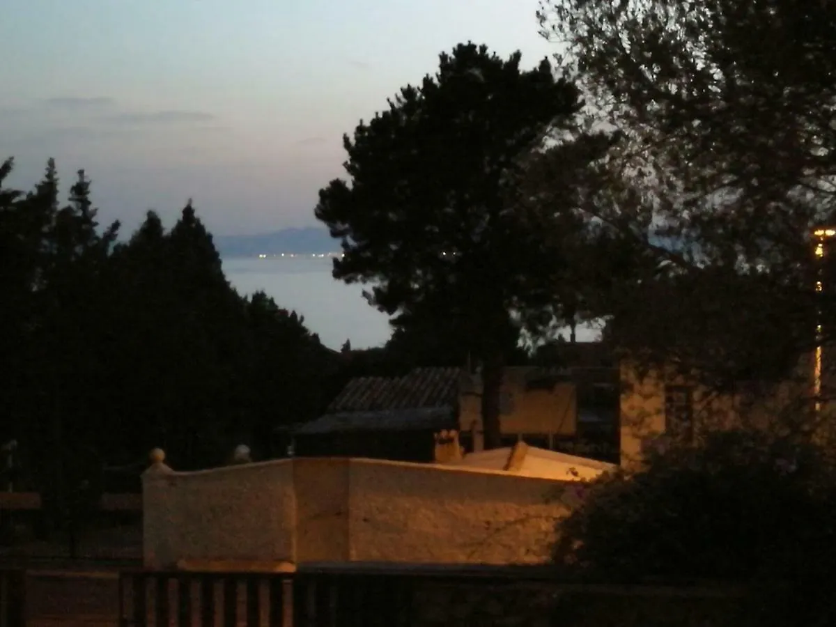 Eucalipti 1 Villa Capitana